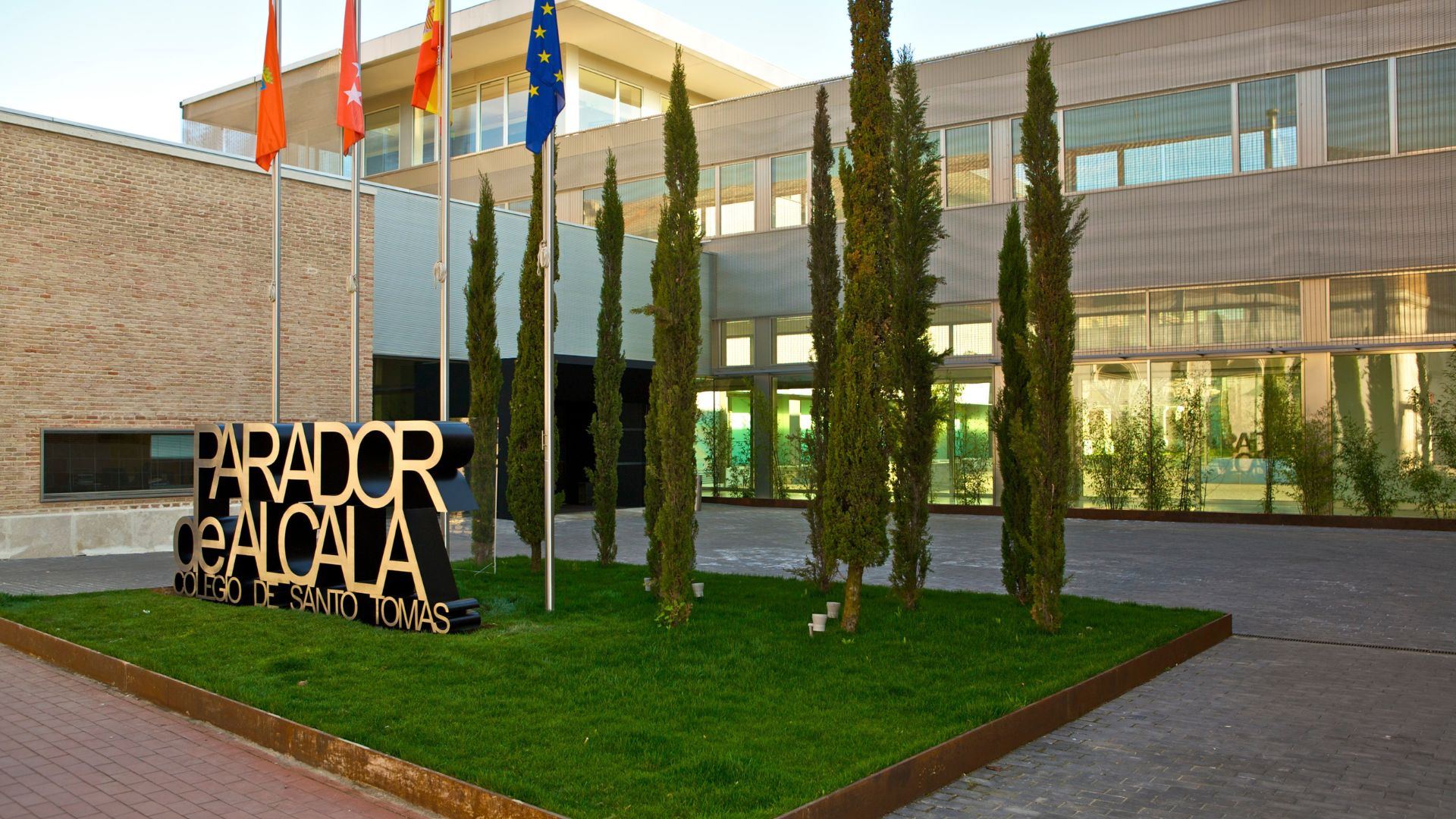 Parador de Alcala De Henares 0